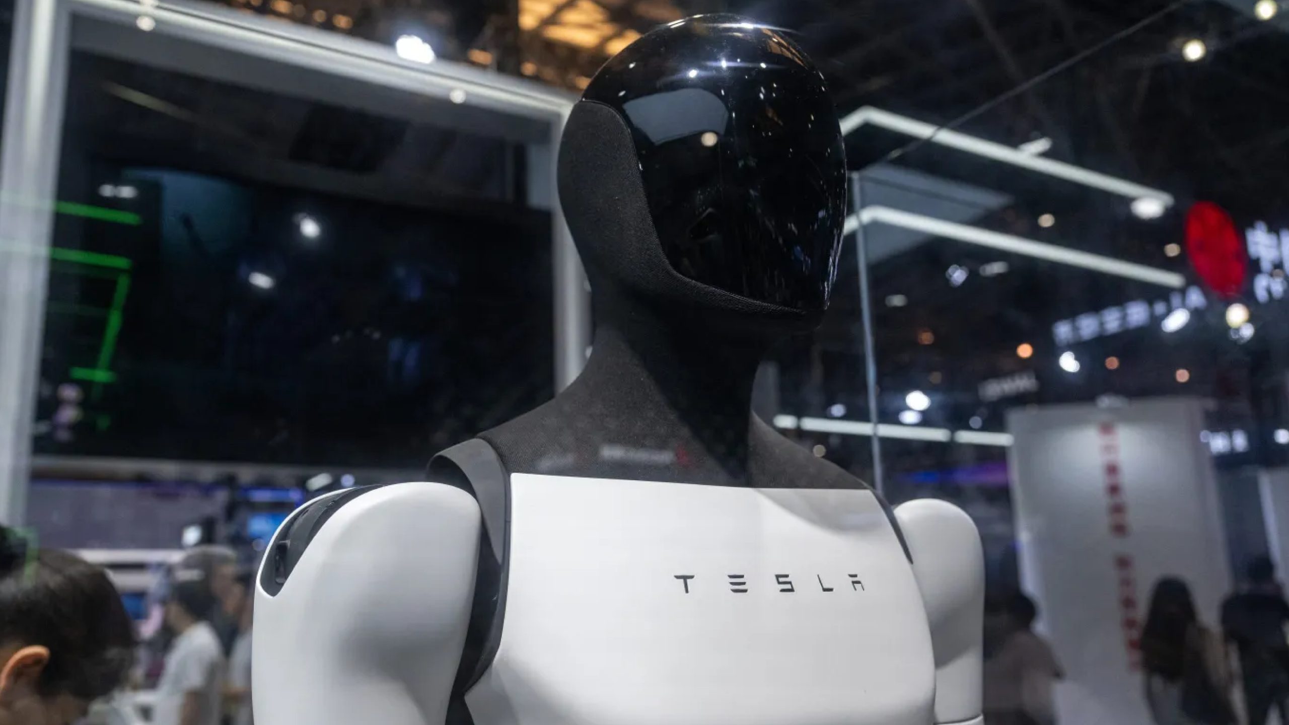 robot-tesla